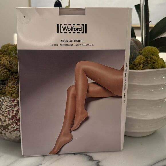 NWT Wolford Neon 40 Tights black size small - Picture 4 of 8